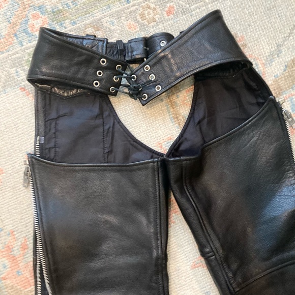 “Universal Rider” Black Leather Riding Chaps, Size Small - Picture 7 of 7